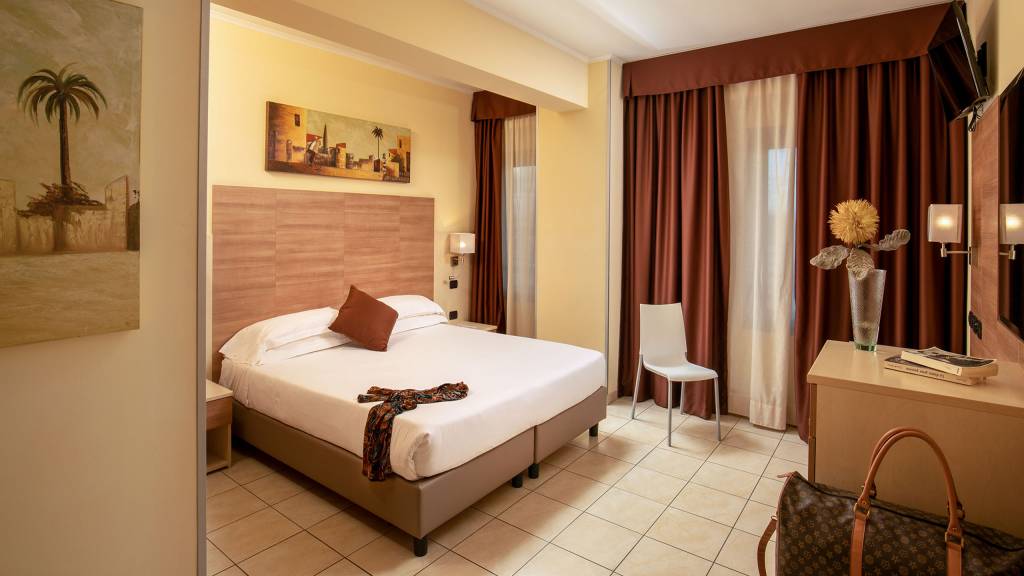 Domidea-Business-Hotel-Rome-Executive-Room-2020-IMG-9262
