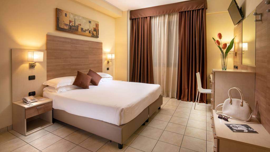 Domidea-Business-Hotel-Rome-Executive-Room-2020-IMG-9302