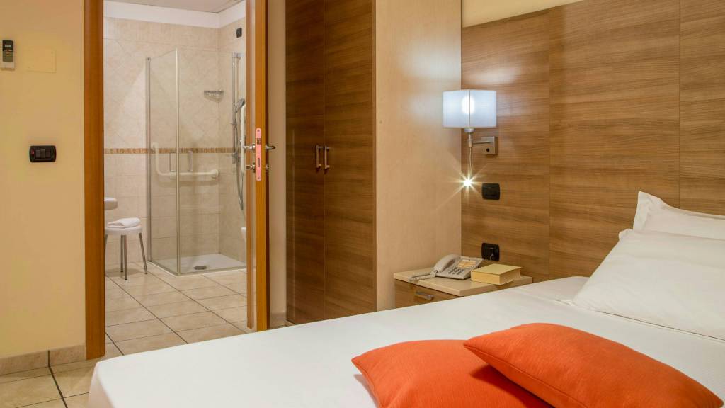 Domidea-Business-Hotel-Rome-rooms-03