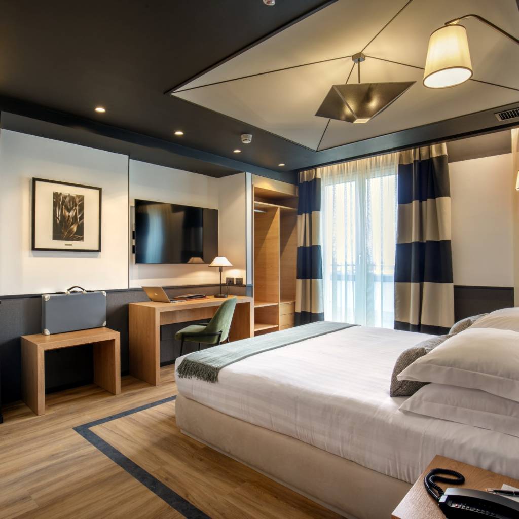 luxury-suite-camera