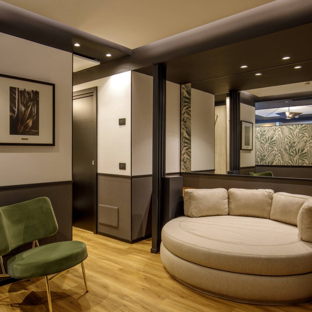luxury-suite-divano