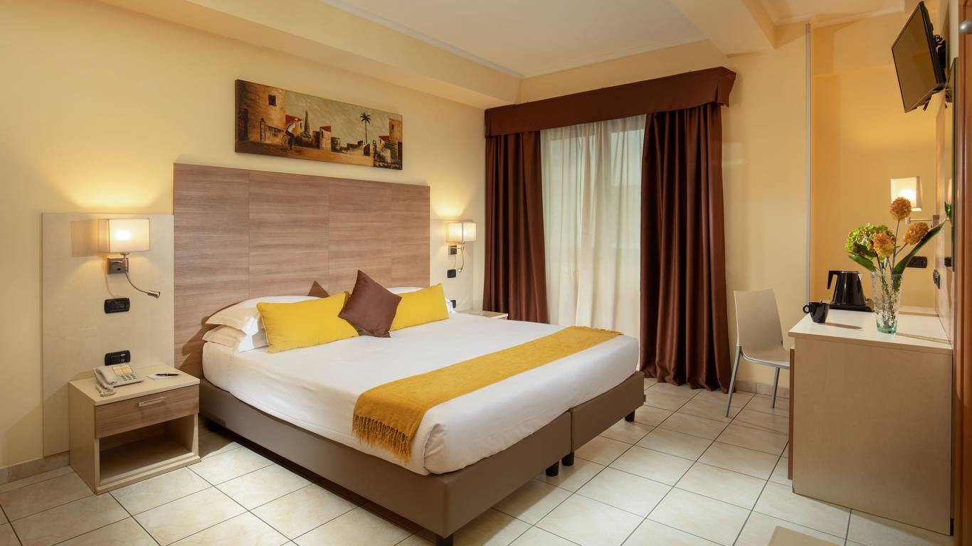 Domidea-Business-Hotel-Roma-Camera-Executive-2020-IMG-9503