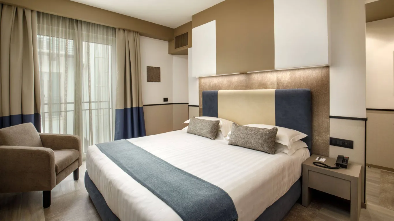 Domidea-Business-Hotel-Roma-Club-Floor-Superior-IMG-8902