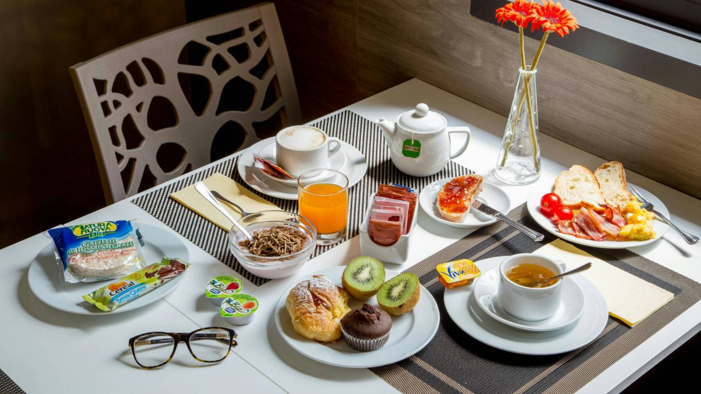 Domidea-Business-Hotel-Rome-breakfast-06