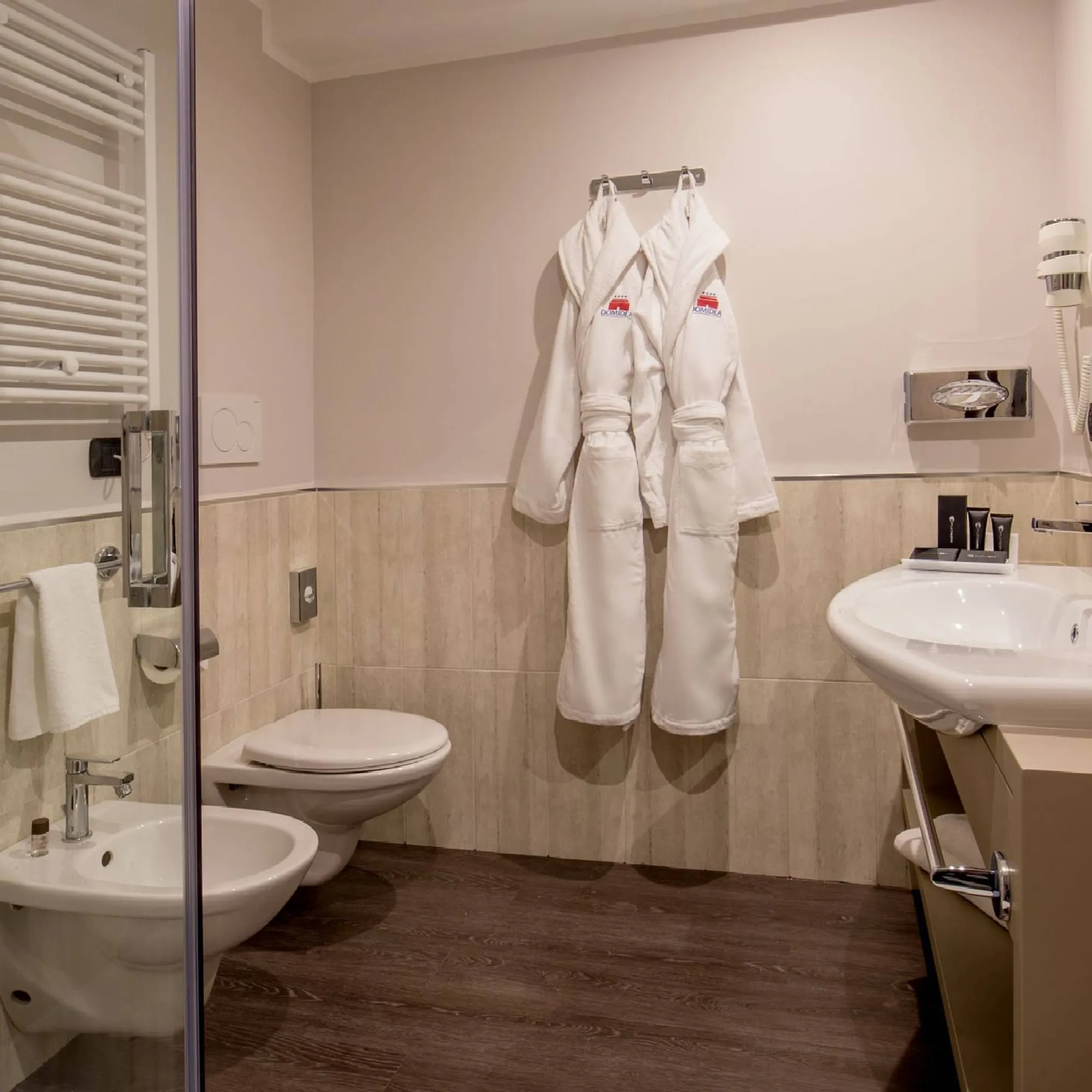 Bagno-Junior-Suite-jpg-quadrato