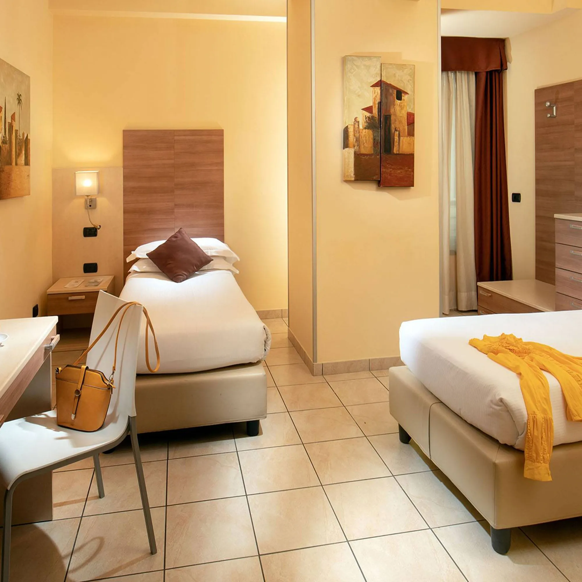 Domidea-Business-Hotel-Roma-Executive-Room-2020-IMG-9471-jpg-square
