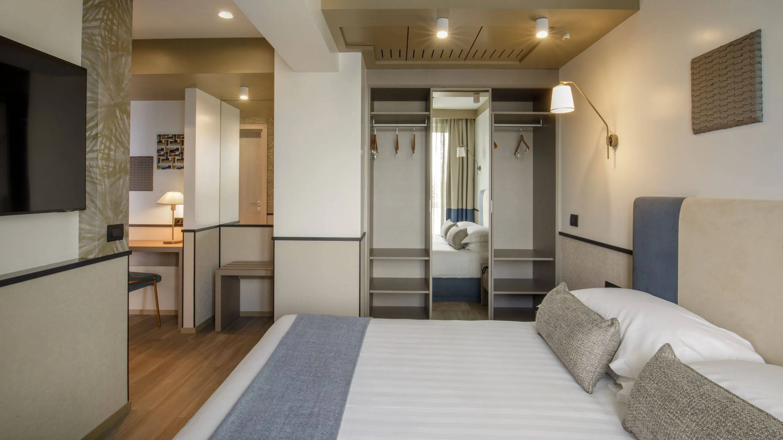 Domidea-Business-Hotel-Roma-Club-Floor-Superior-IMG-8869