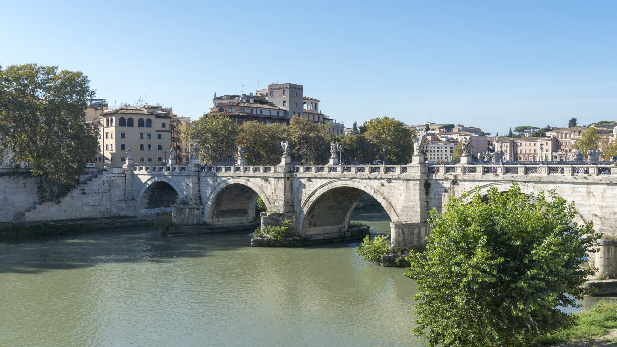 2560/ponte-cavour-bridge-rome-river-tiber-italy.jpg