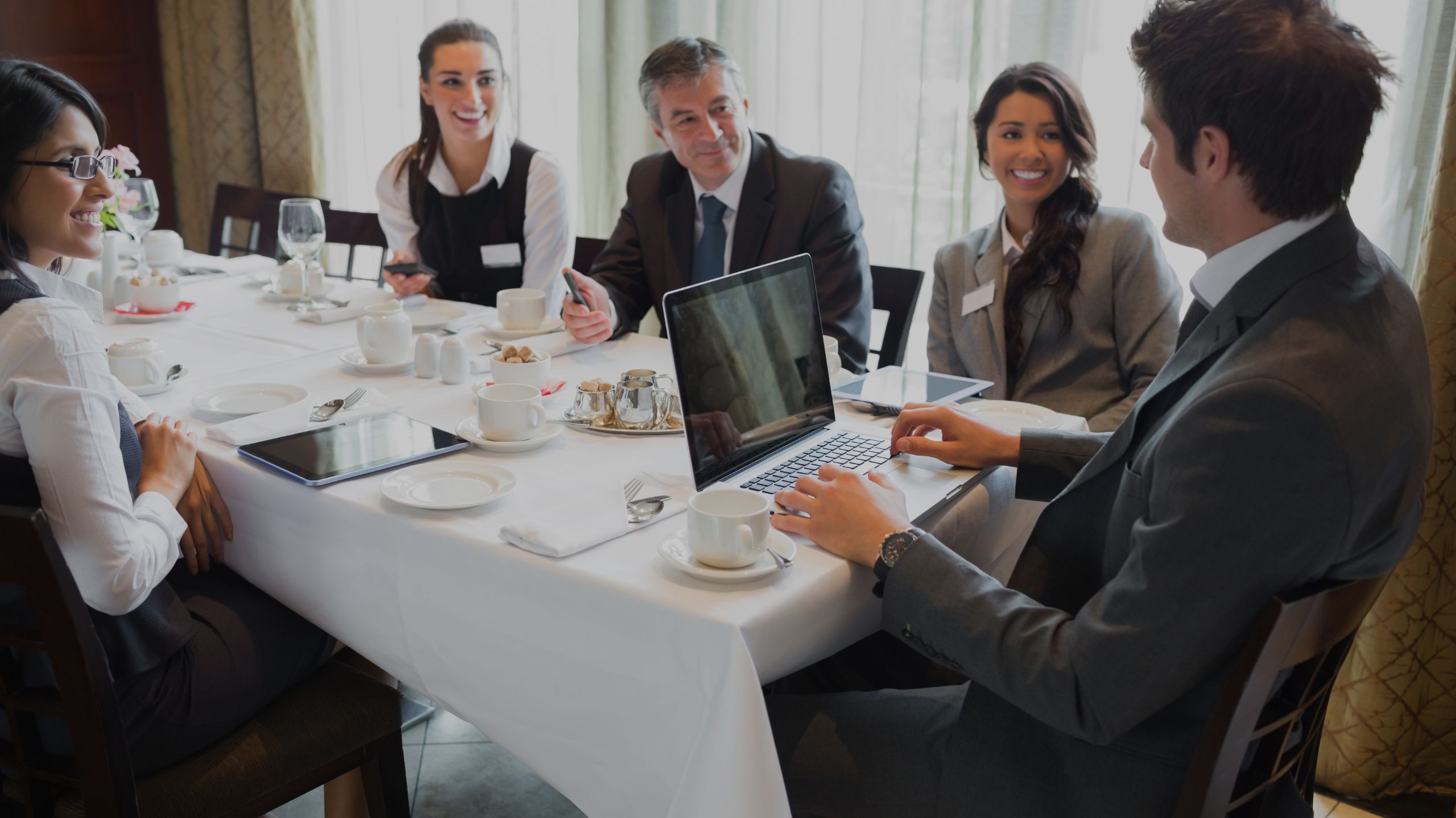 hotel-domidea-articolo-blog-business-hotel-35